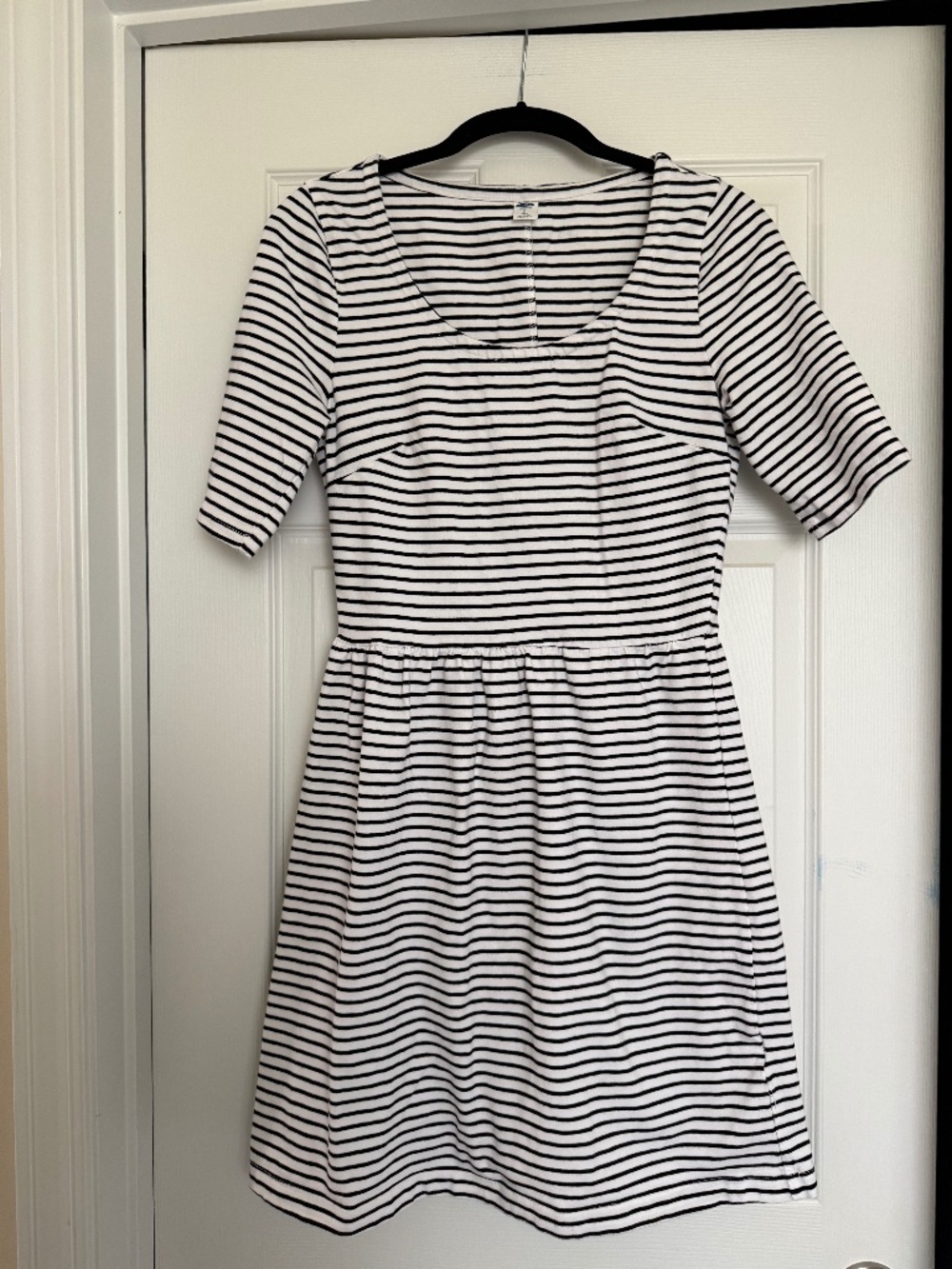Old Navy Short Sleeved Black and White Striped Knit Dress, Size S P